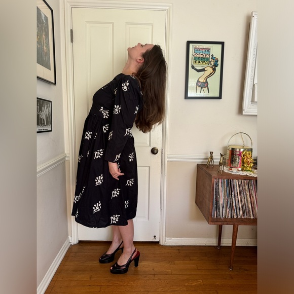 80s Does 50s Vintage Long Sleeve Black Cotton Fit and Flare Dress - Picture 2 of 6